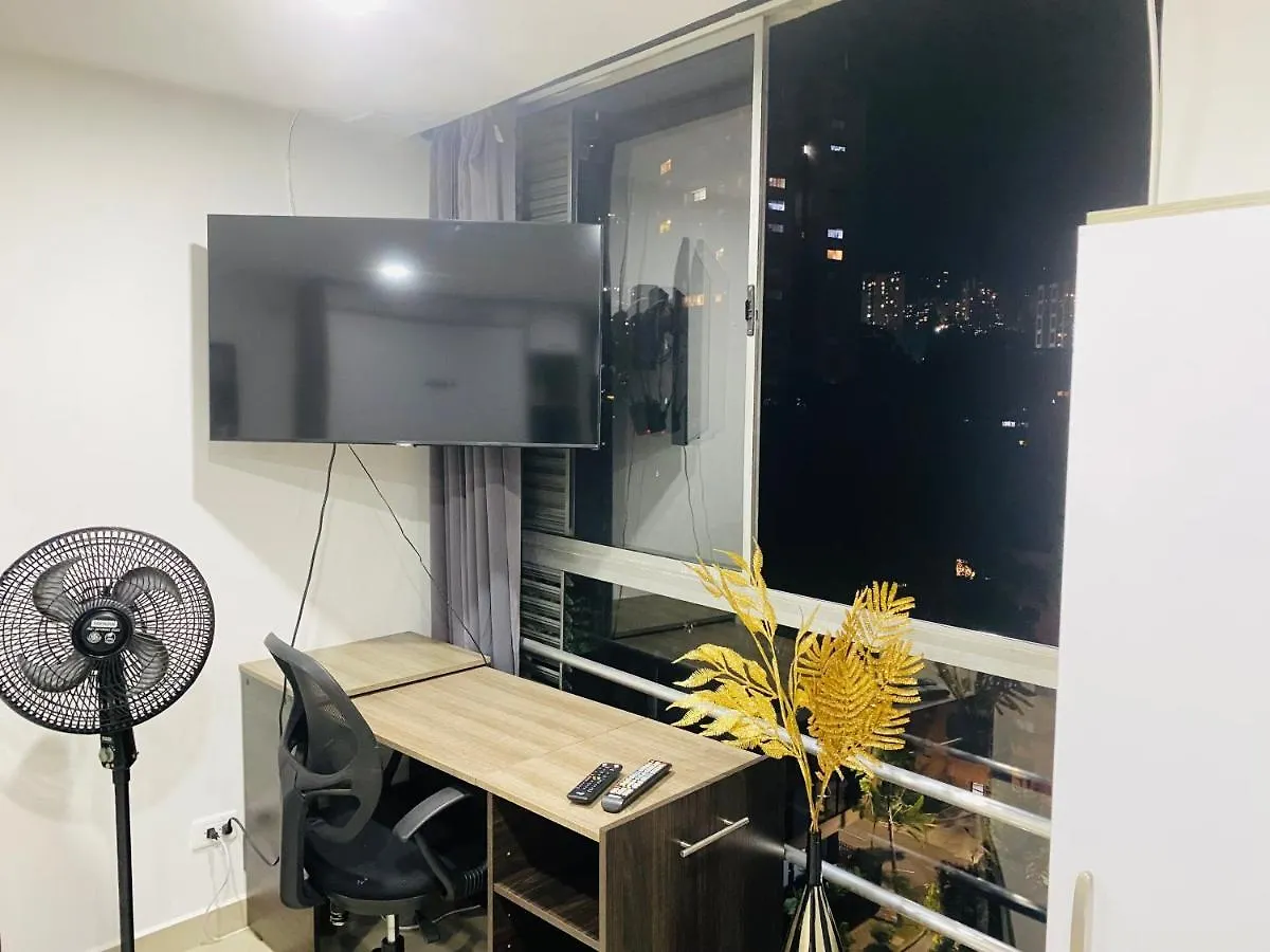 Apartamento Acogedor En El Poblado Медельин